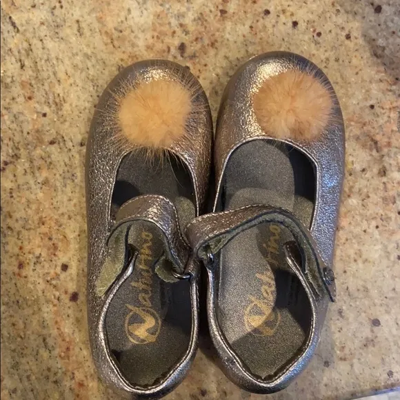 Brand new naturino bronze girls flats size 24