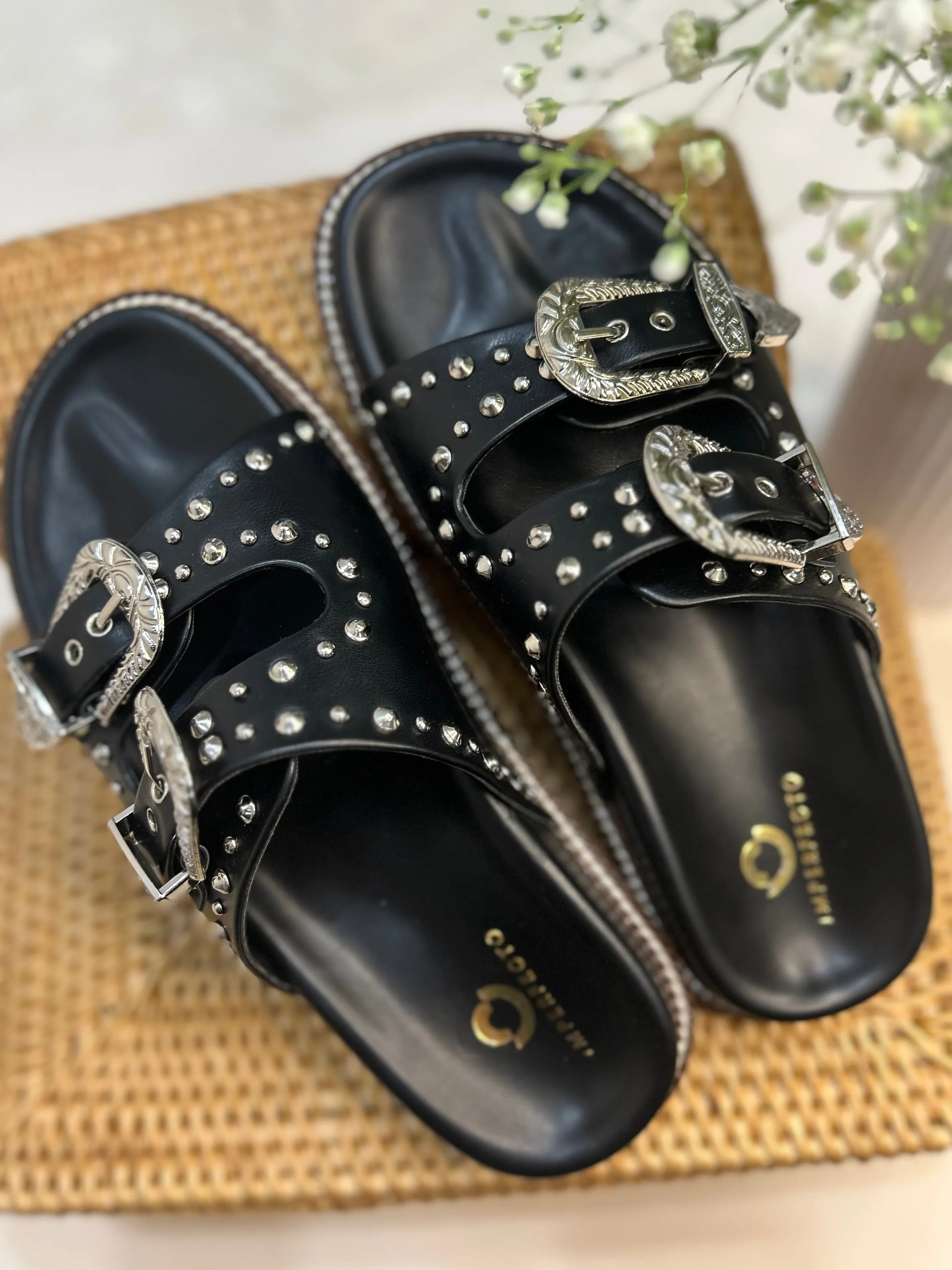 Famous Taylor Swift  Slider Sandals