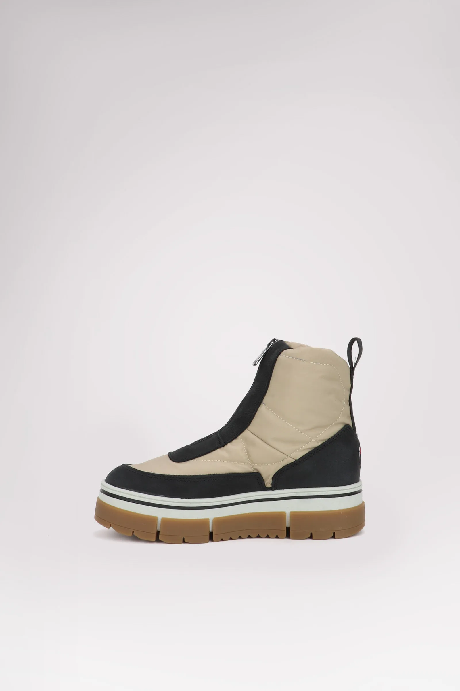 Huila Women's Front Zip Boot w/Ice-Gripper