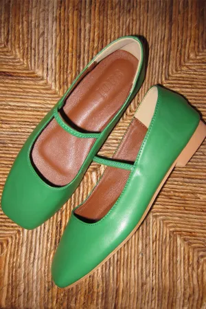 Janet Flats in Kelly Green