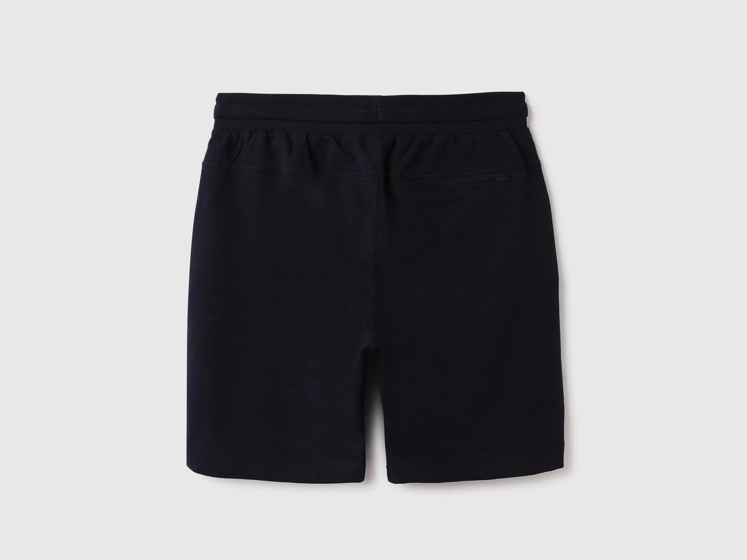 Men Solid Regular Fit Shorts