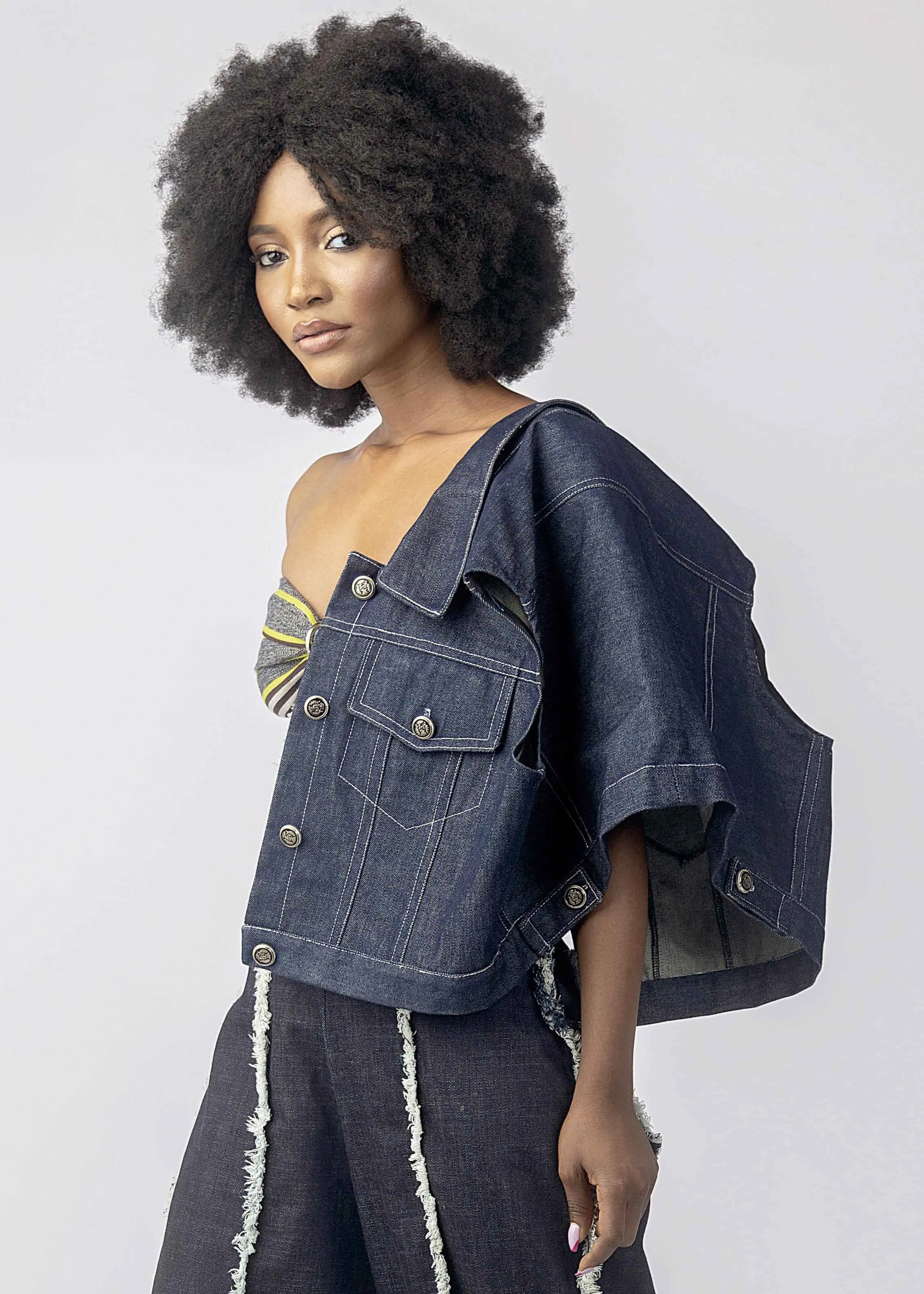 Oseadeeyo Sleeveless Cropped Jacket