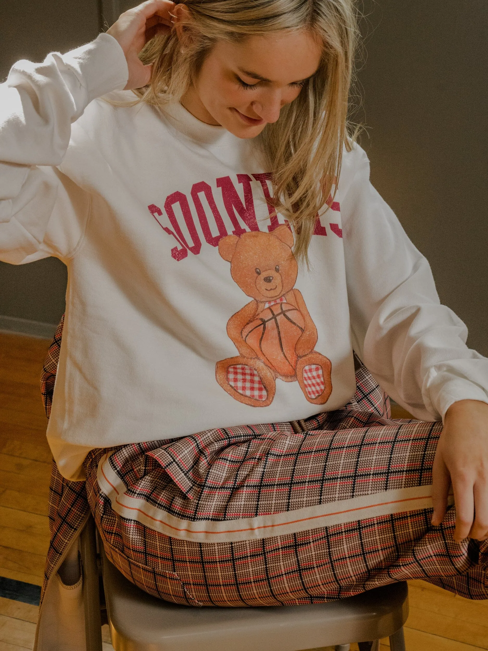 OU Sooners Basketball Bear White Sweatshirt