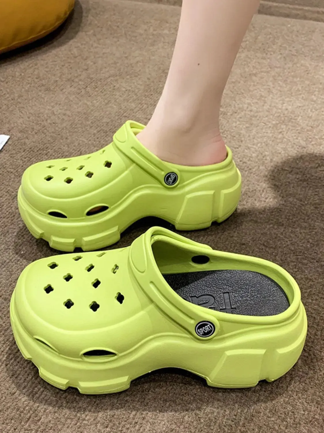 Round Toe Platform Sandals